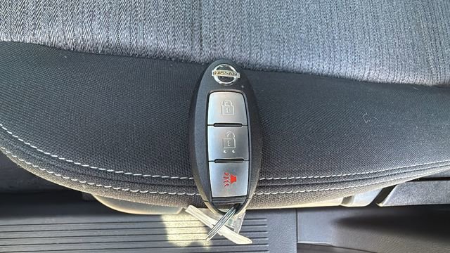 Used 2021 Nissan Rogue S image 29