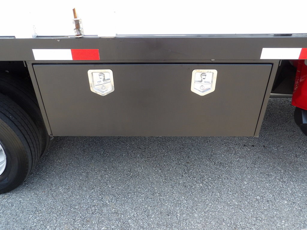 Used 2021 RAM 5500 Tradesman w/ Chrome Appearance Group RWD image 54