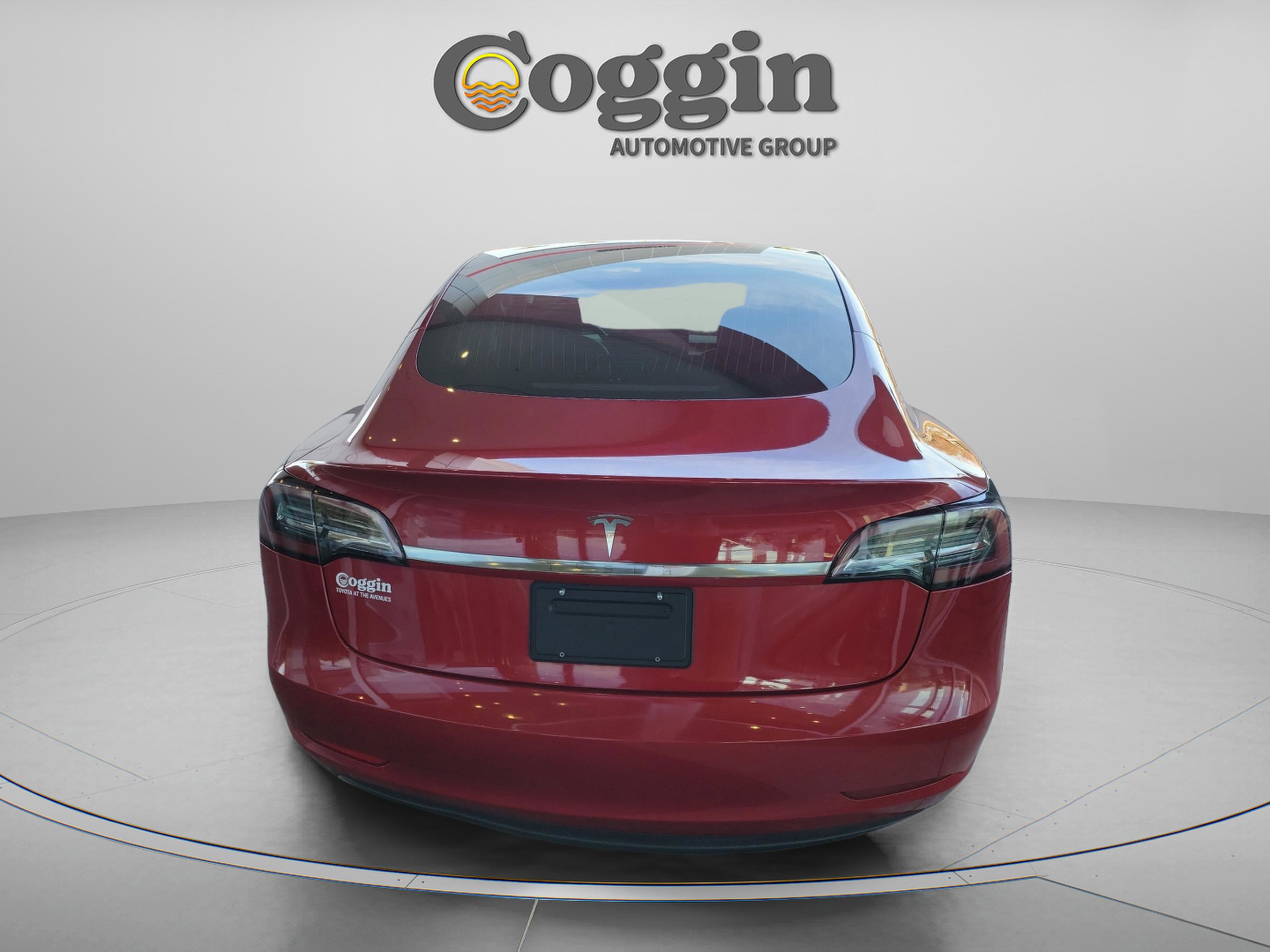 Used 2020 Tesla Model 3 Standard Range Plus image 3