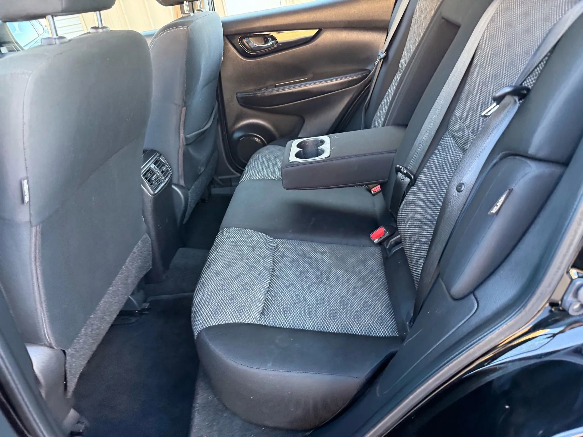 Used 2021 Nissan Rogue Sport SV image 26
