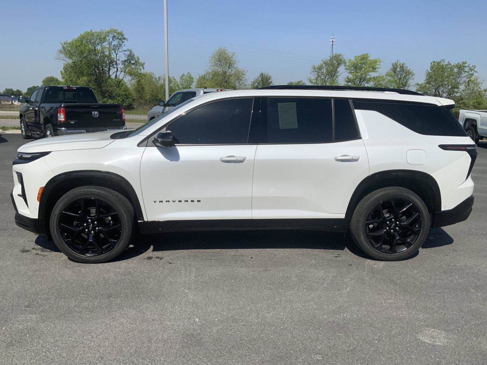 Used 2024 Chevrolet Traverse RS w/ LPO, Floor Liner Package AWD/4WD image 5