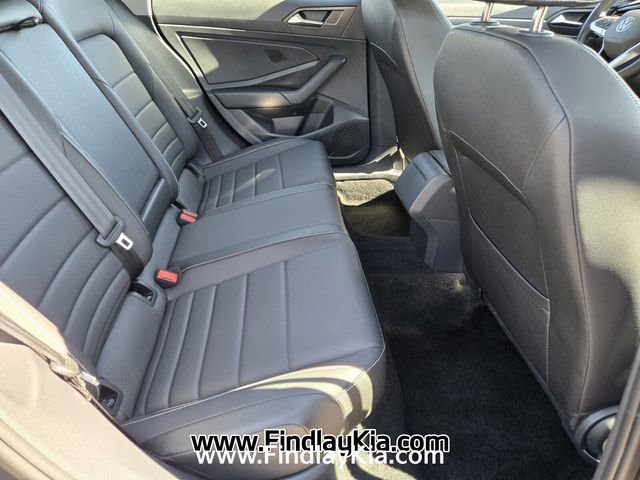 Used 2024 Volkswagen Jetta SE image 17