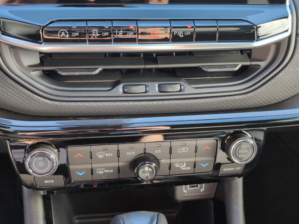 New 2026 Jeep Compass Limited image 19