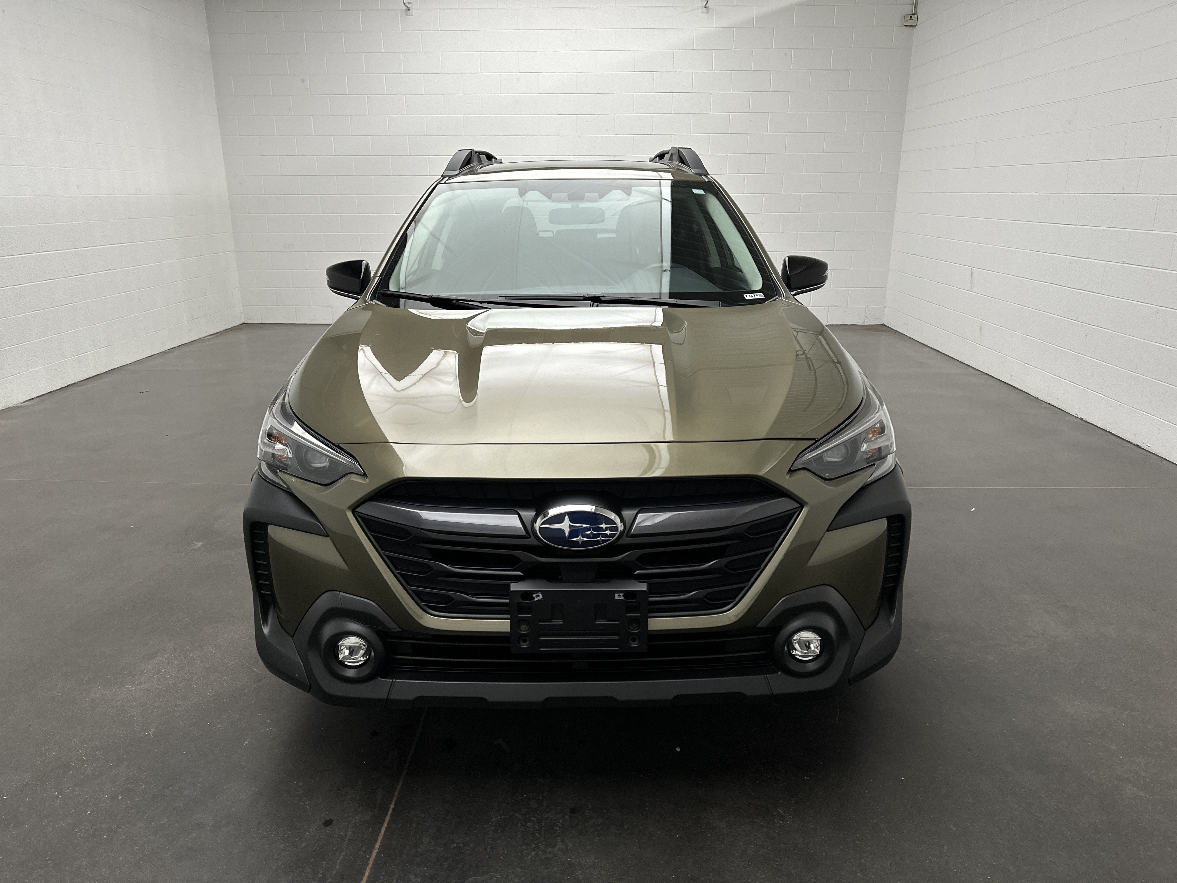 Used 2024 Subaru Outback Premium AWD/4WD image 3