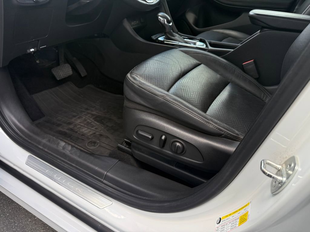 Used 2021 Buick Encore GX Essence w/ Advanced Technology Package FWD image 21