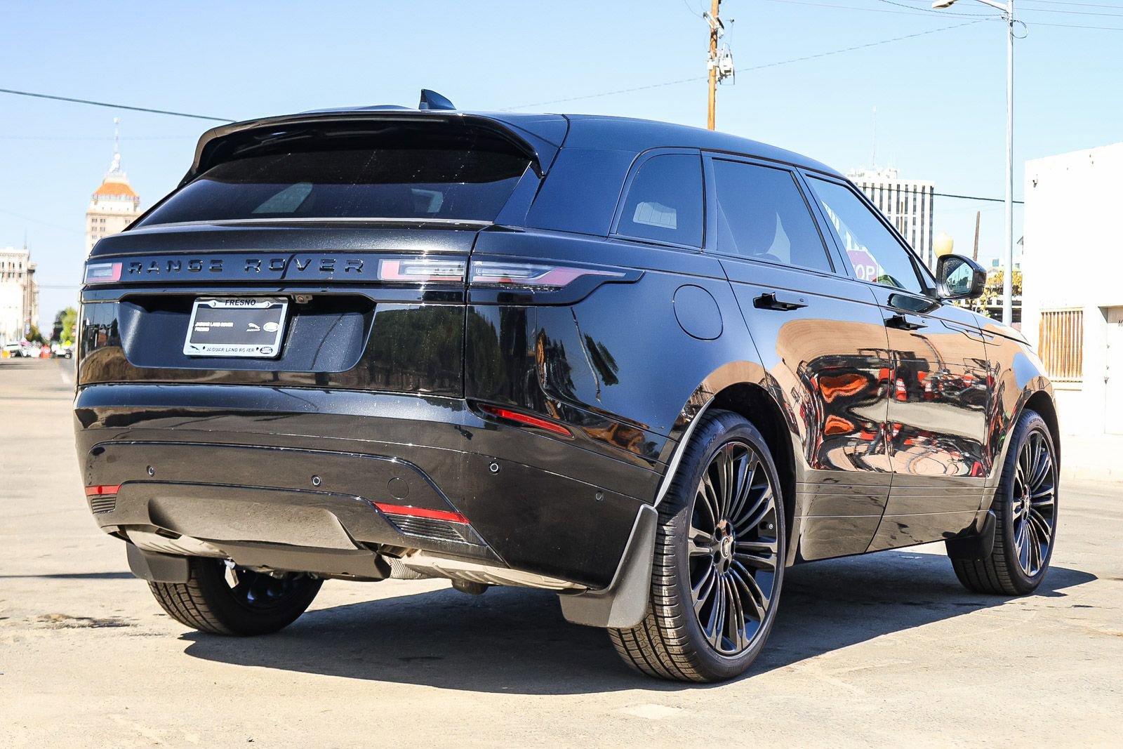 New 2026 Land Rover Range Rover Velar Dynamic SE image 5