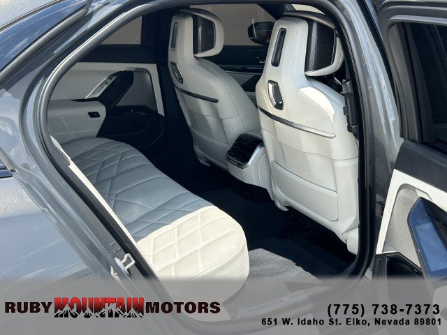 Used 2025 BMW 750e xDrive w/ Premium Package AWD/4WD image 26