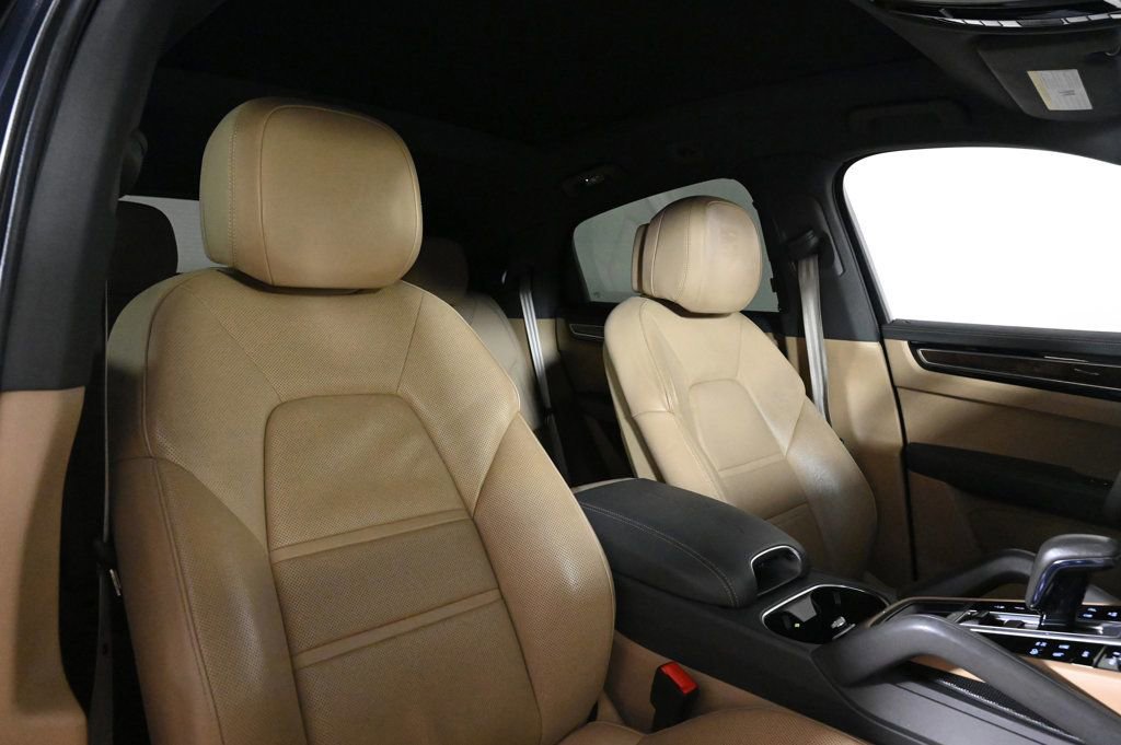 Certified 2023 Porsche Cayenne S image 18