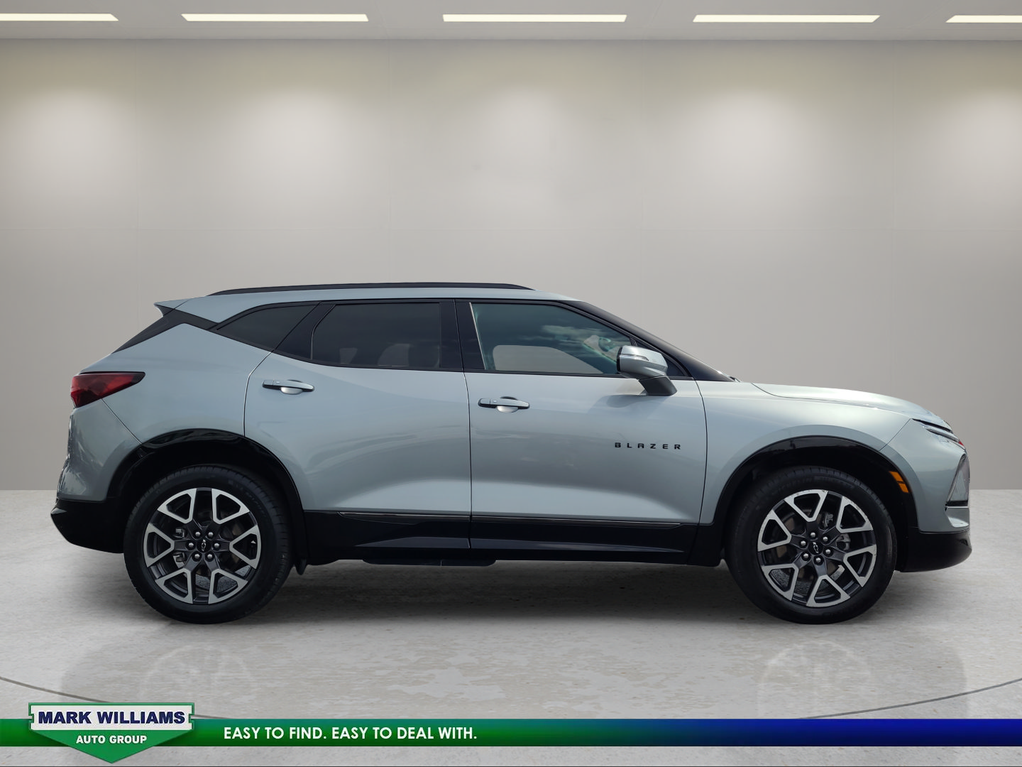 Used 2025 Chevrolet Blazer RS FWD image 2