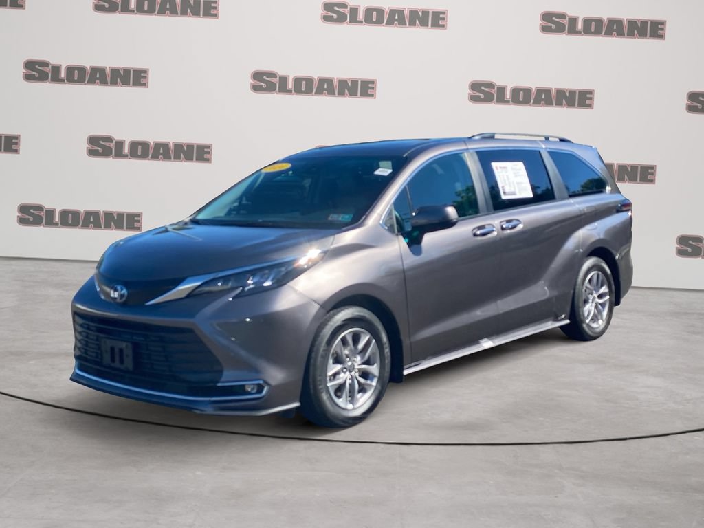 Used 2024 Toyota Sienna XLE FWD video 1