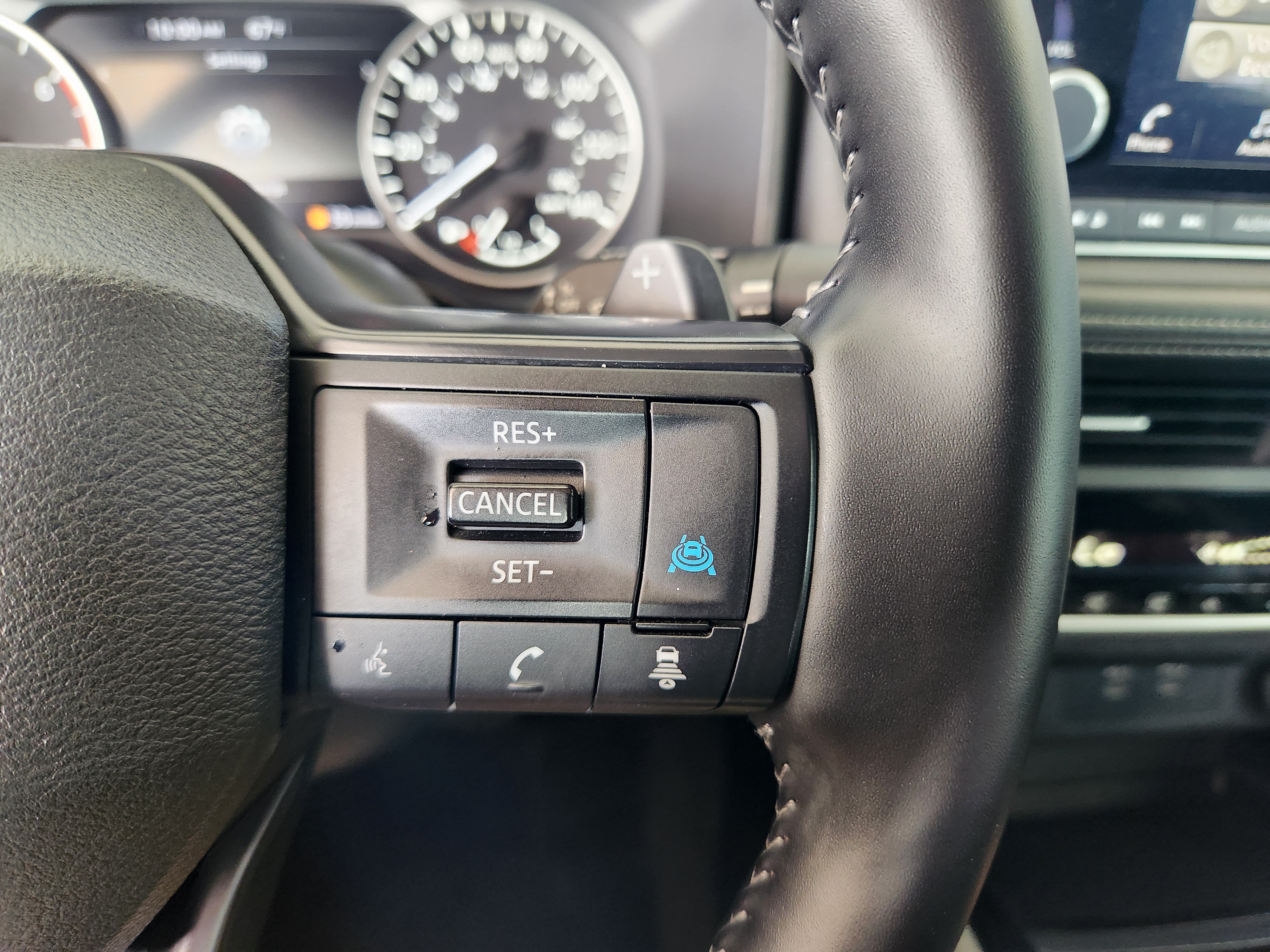 Used 2025 Nissan Rogue SV FWD image 30