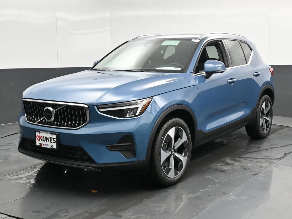 New 2025 Volvo XC40 B5 Core w/ Climate Package AWD/4WD image 5