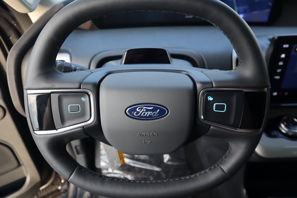 New 2025 Ford Expedition Active image 3
