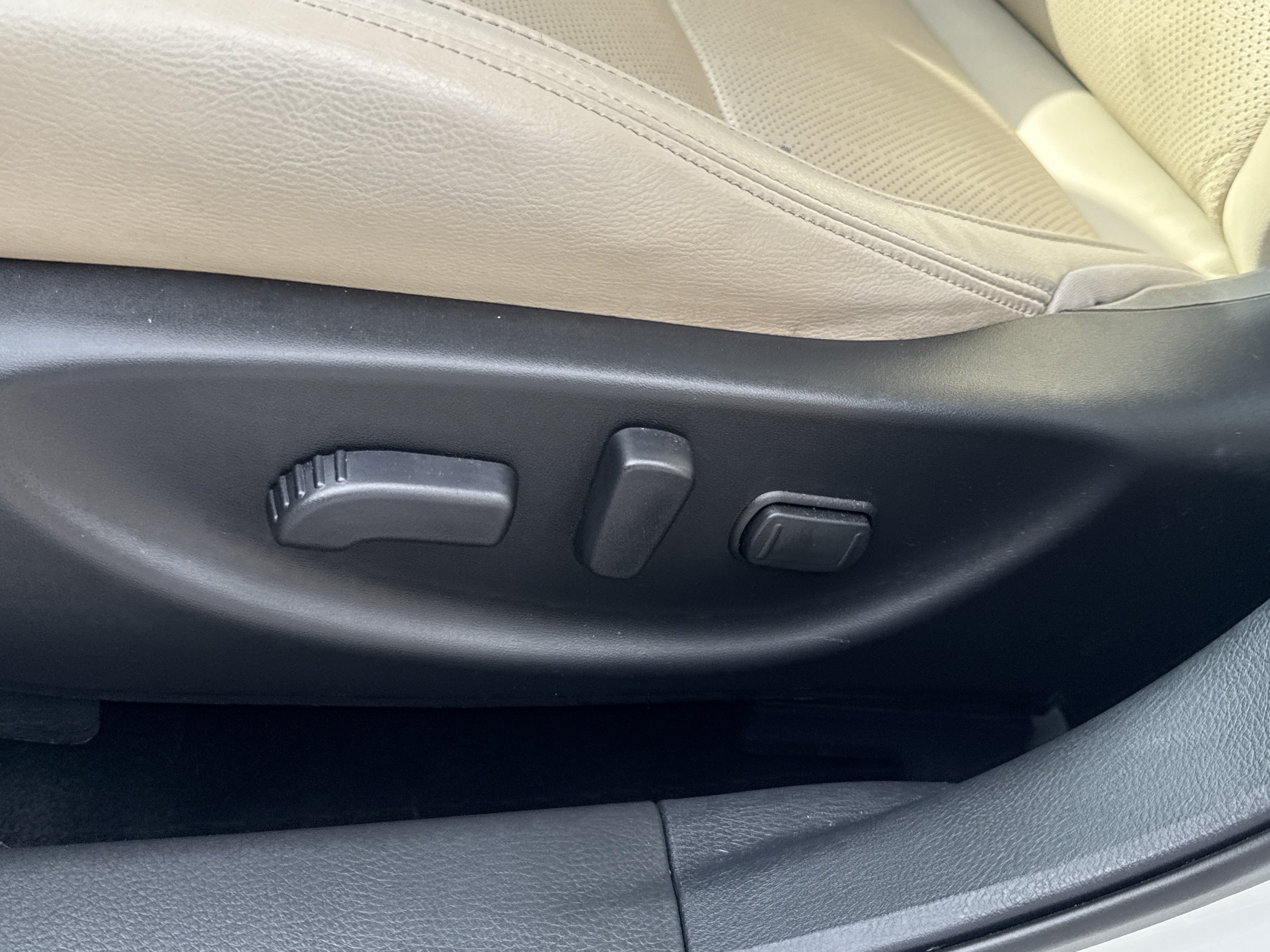 Used 2017 Nissan Maxima 3.5 SL FWD image 10