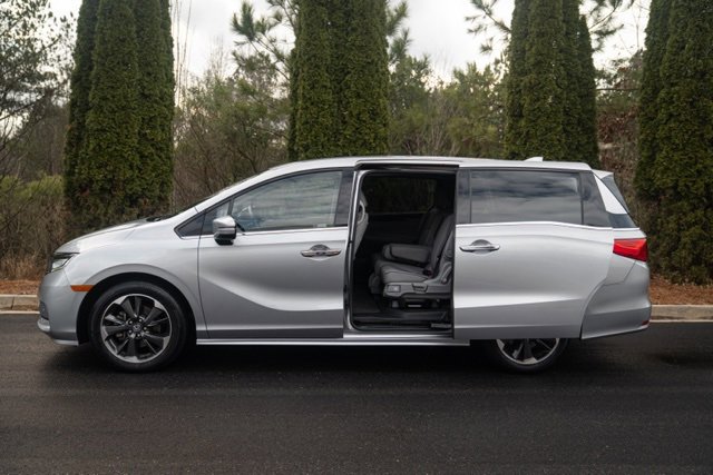 Used 2023 Honda Odyssey Elite image 14