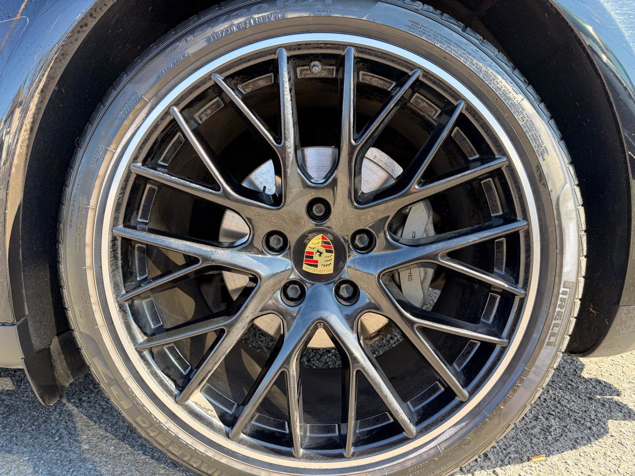 Used 2018 Porsche Panamera 4S image 9