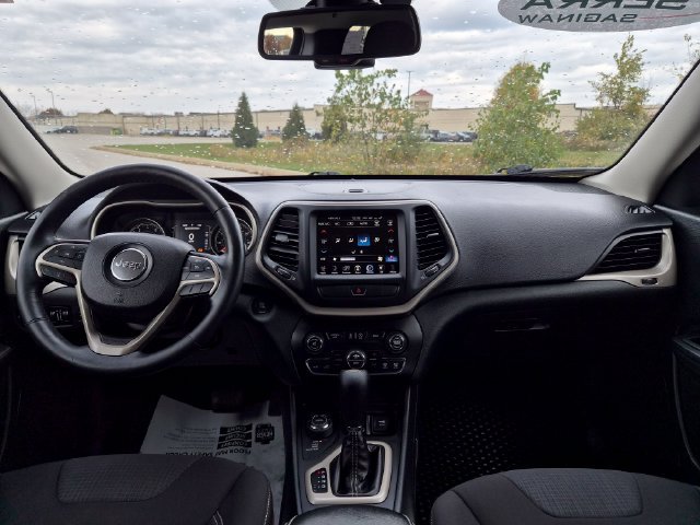 Used 2015 Jeep Cherokee Latitude w/ Comfort/Convenience Group AWD/4WD image 31