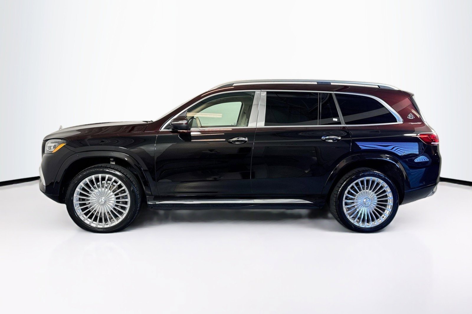 Used 2023 Mercedes-Benz Maybach GLS 600 4MATIC image 8
