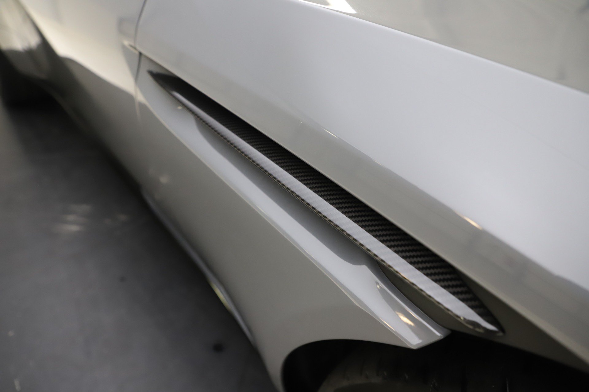 Used 2020 Aston Martin DB11 AMR RWD image 24