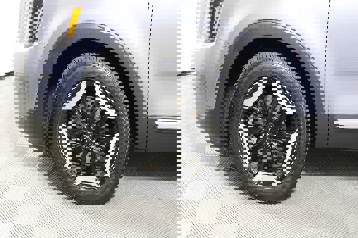 Used 2023 Kia Telluride S image 4