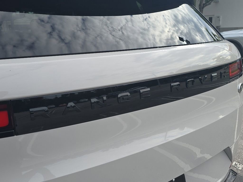 Used 2023 Land Rover Range Rover Sport SE Dynamic AWD/4WD image 10