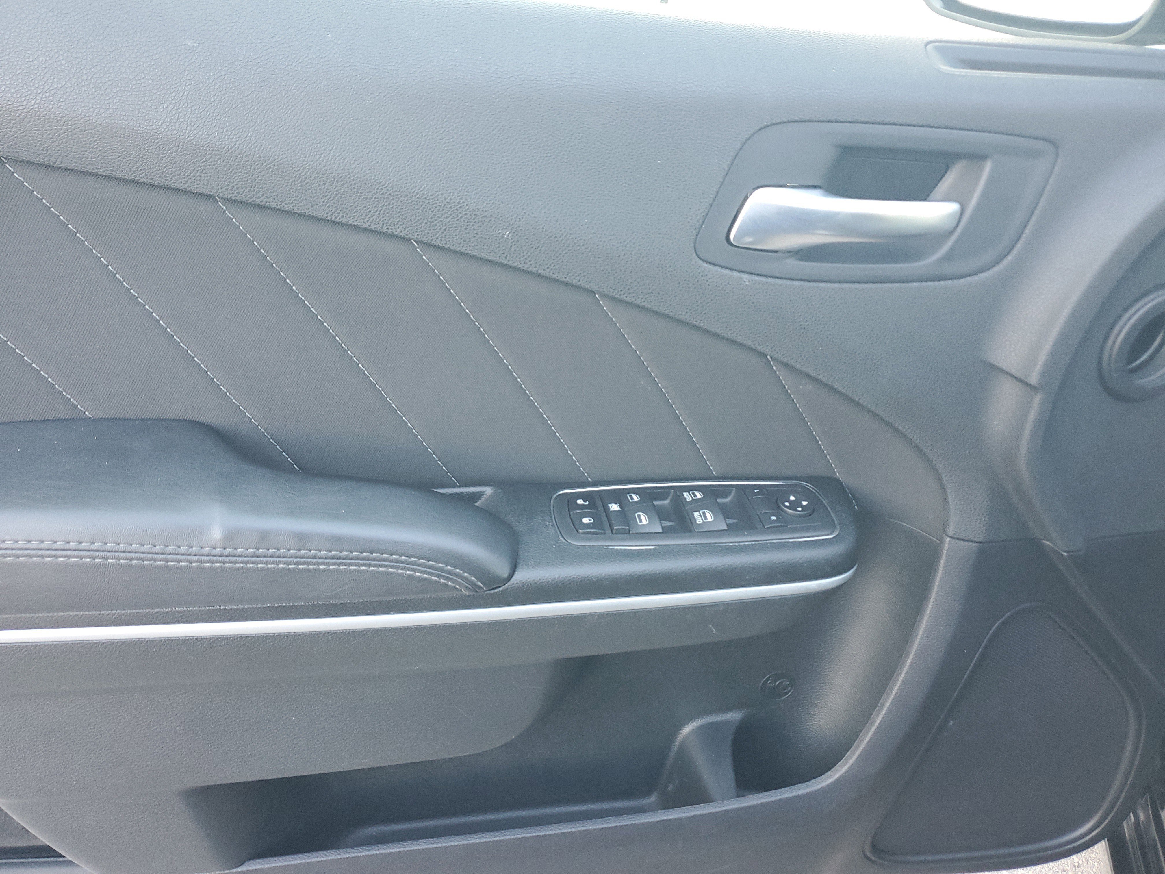 Used 2023 Dodge Charger SXT image 25