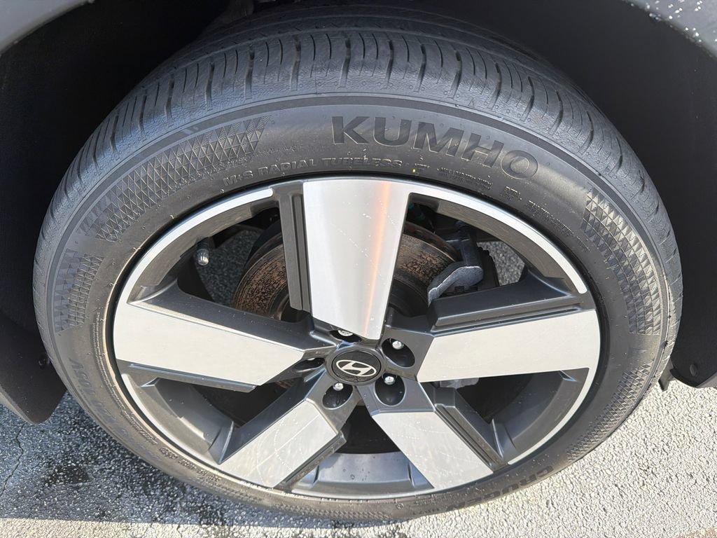 Used 2024 Hyundai Santa Fe Limited FWD image 12