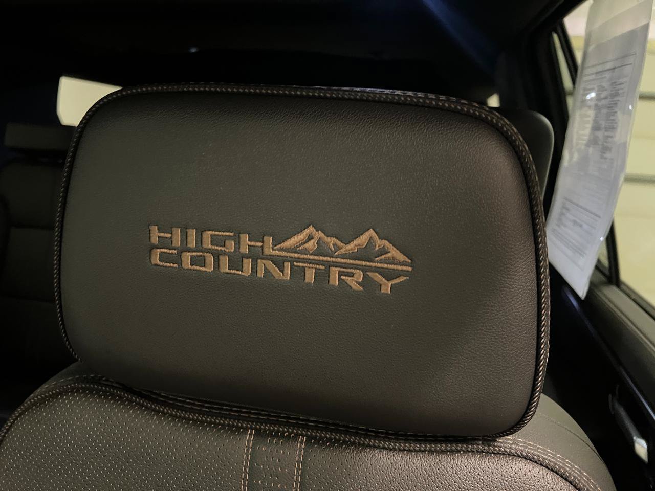 Used 2025 Chevrolet Tahoe High Country AWD/4WD image 23