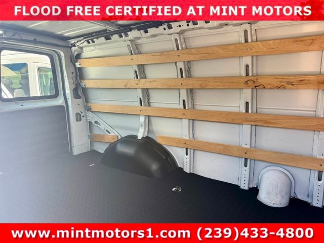 Used 2023 Chevrolet Express 2500 w/ Driver Convenience Package image 3