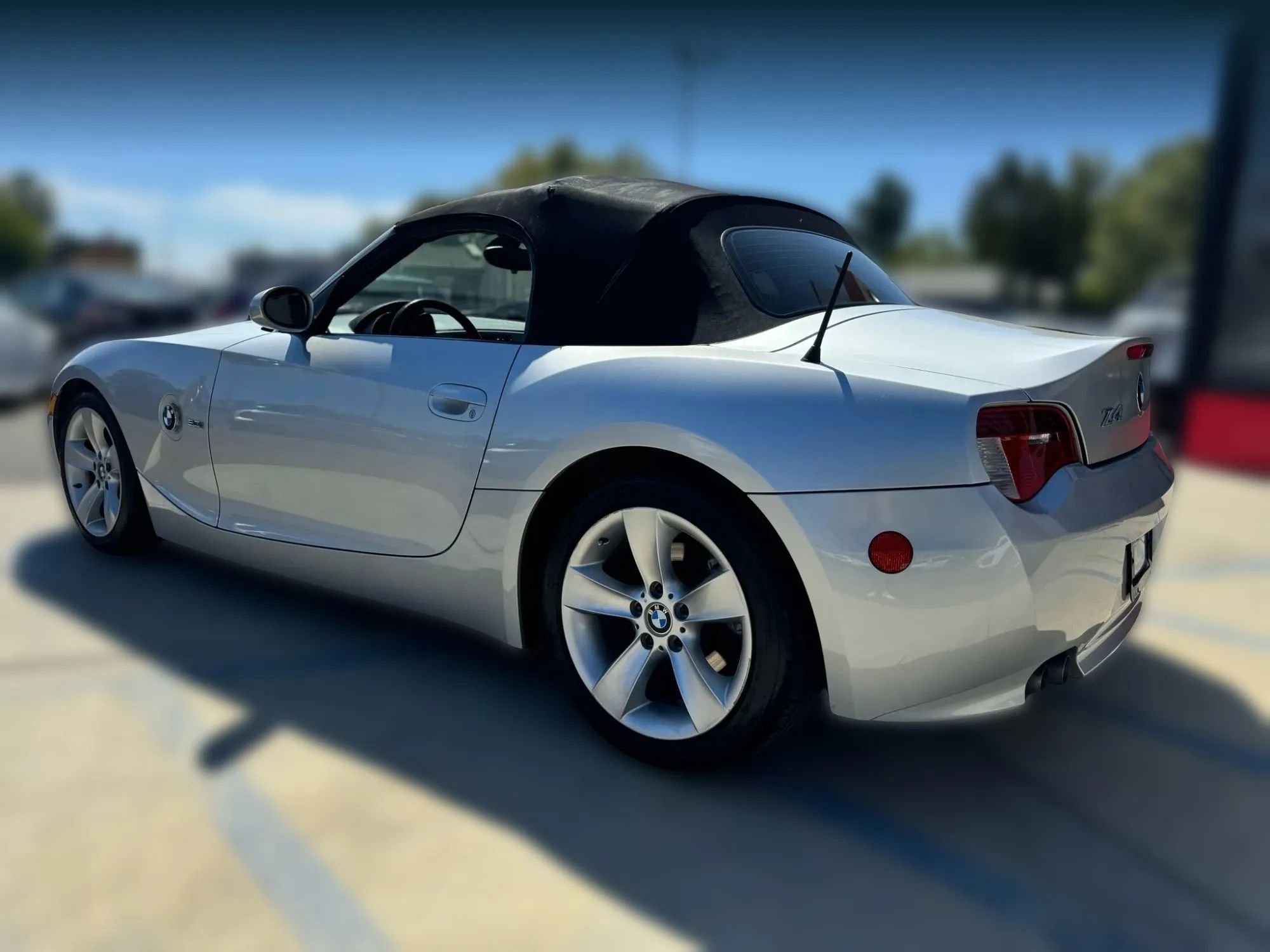 Used 2006 BMW Z4 3.0i image 3