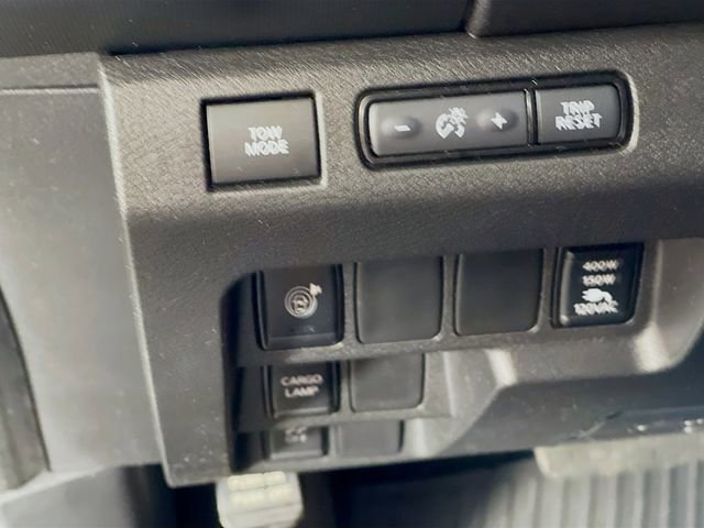 Used 2023 Nissan Frontier Pro-X w/ Pro Convenience Package RWD image 11