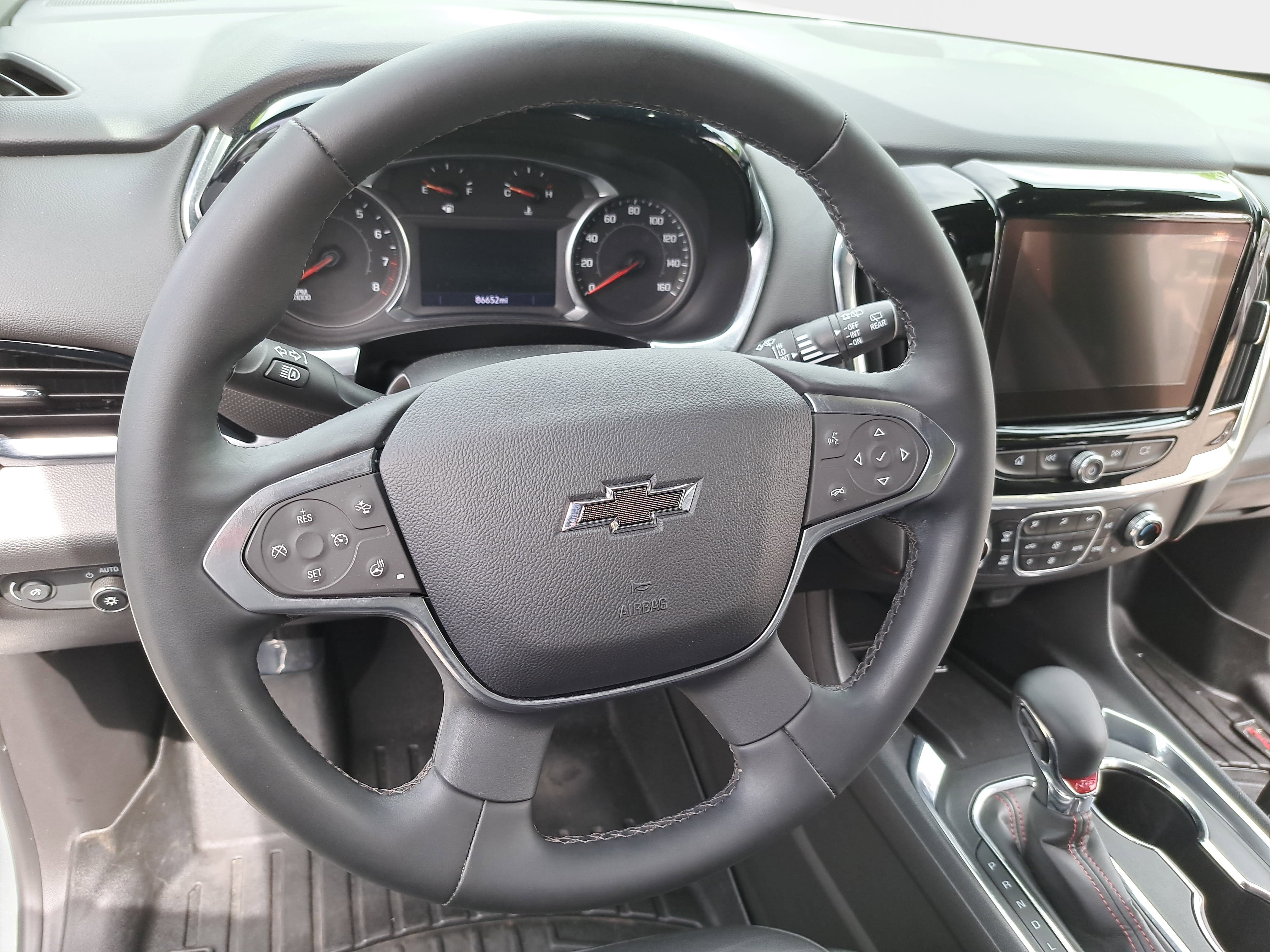 Used 2023 Chevrolet Traverse RS image 18