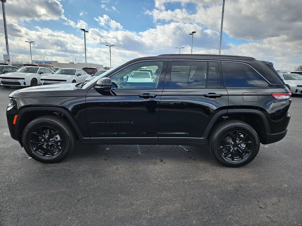 New 2026 Jeep Grand Cherokee Altitude AWD/4WD image 4