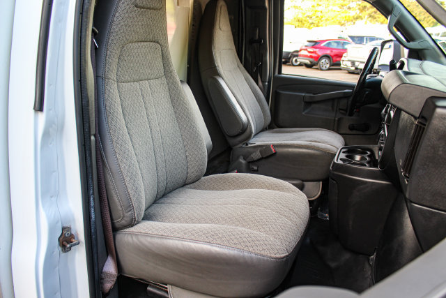 Used 2020 Chevrolet Express 3500 w/ Driver Convenience Package RWD image 21