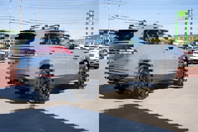 New 2026 Volkswagen Atlas Cross Sport SE image 6