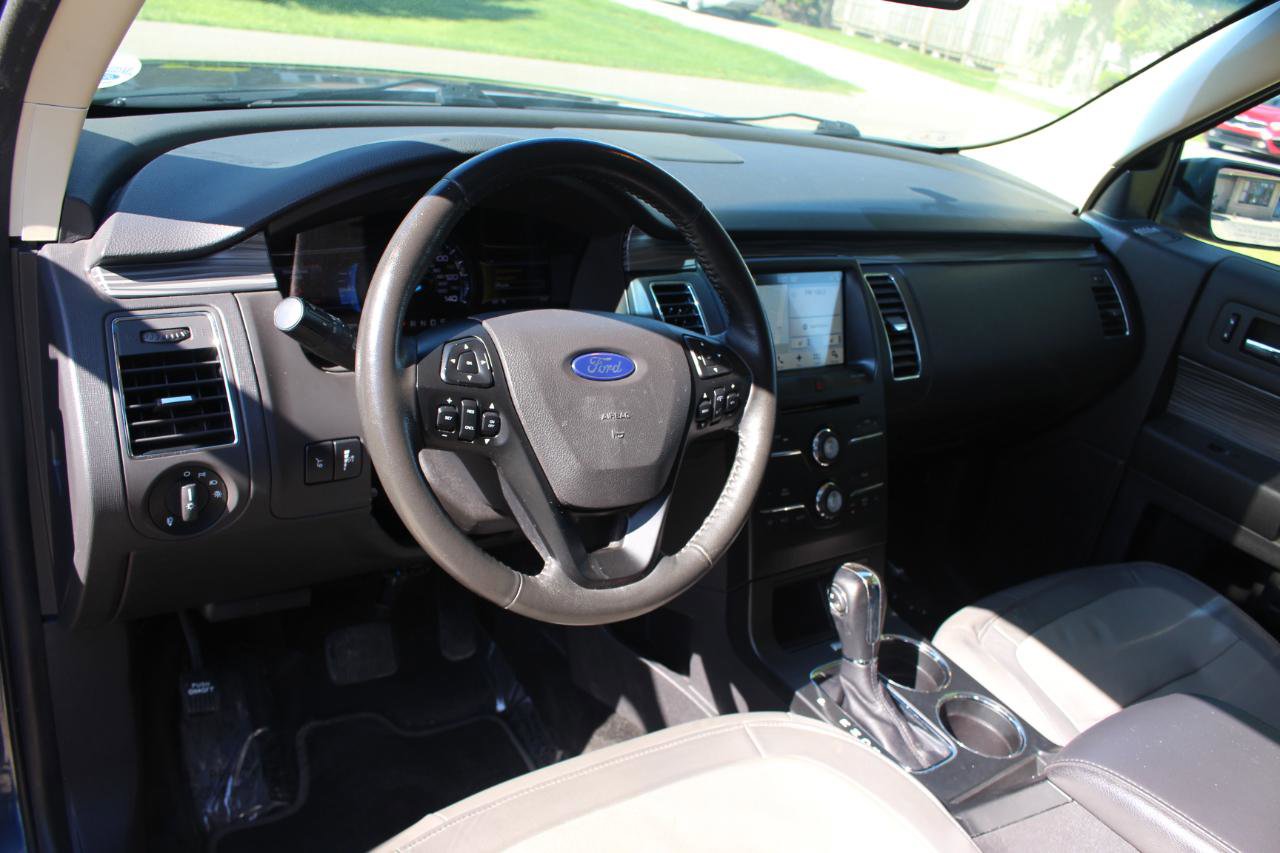 Used 2017 Ford Flex SEL w/ Equipment Group 202A FWD image 17