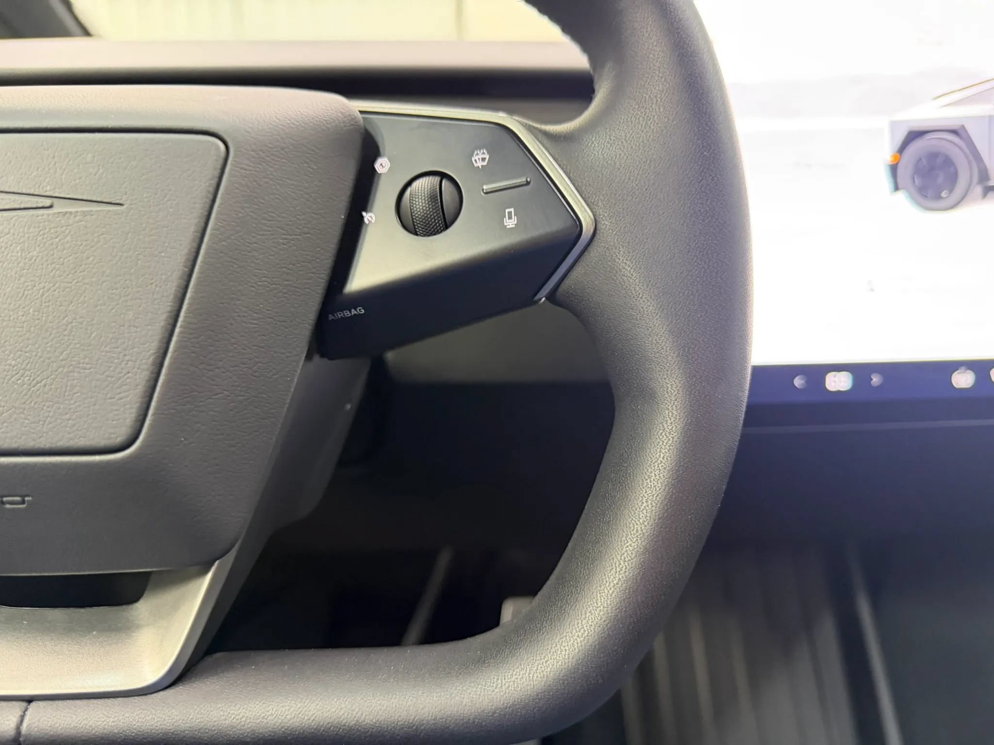 Used 2024 Tesla Cybertruck AWD Crew Cab image 29