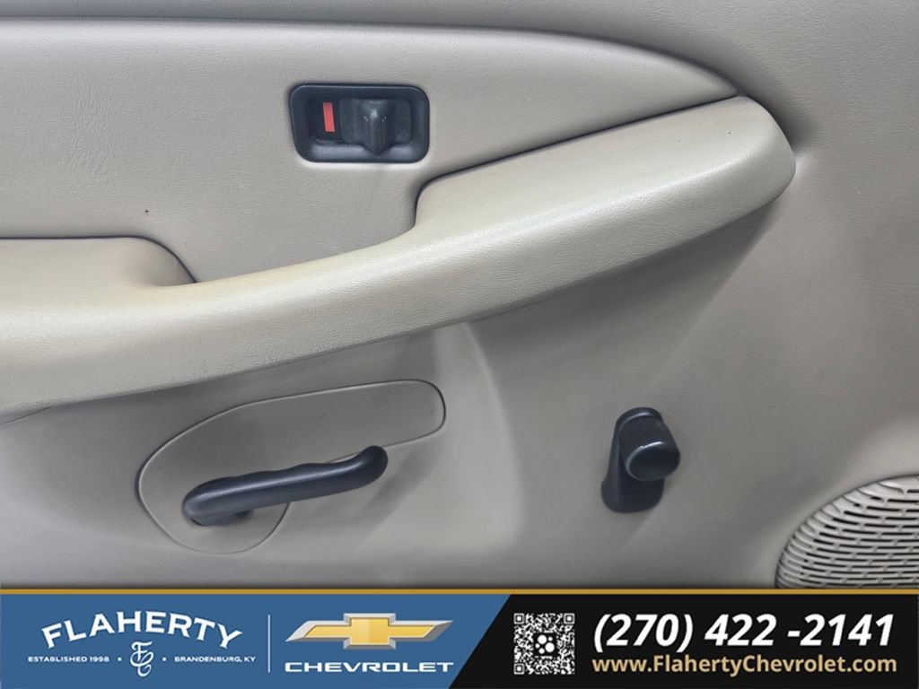 Used 2005 GMC Sierra 1500 W/T RWD image 16