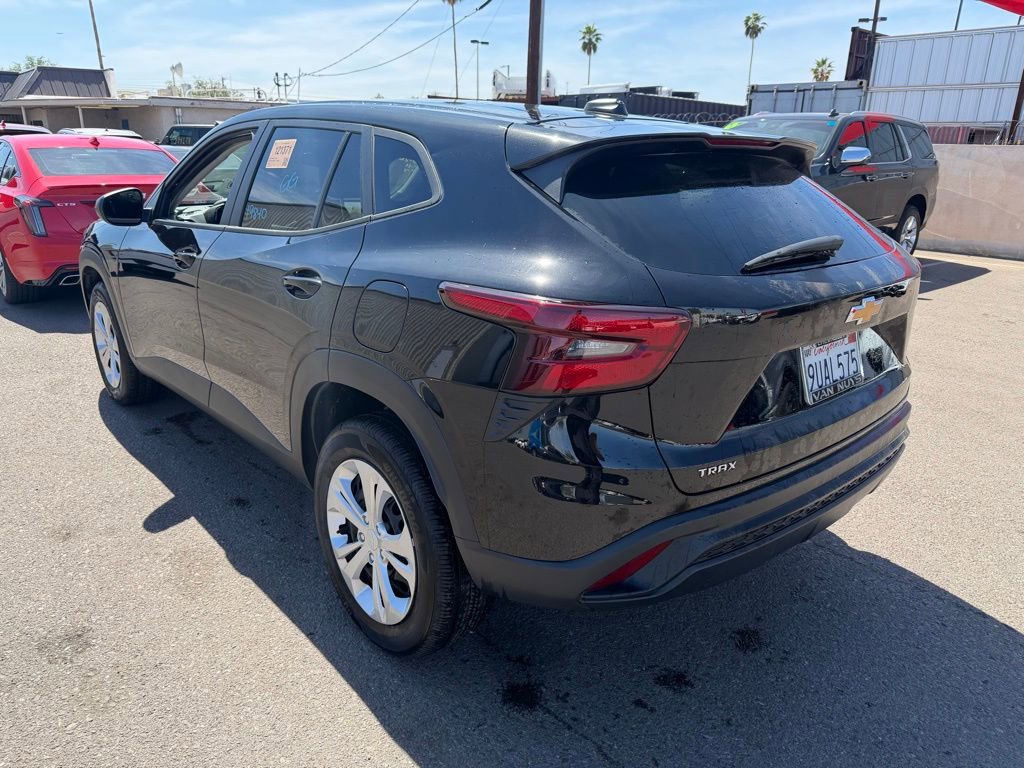 Used 2025 Chevrolet Trax LS image 5