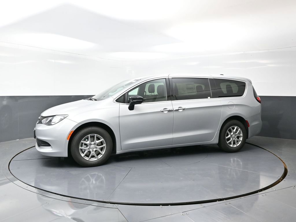 New 2026 Chrysler Voyager LX image 5