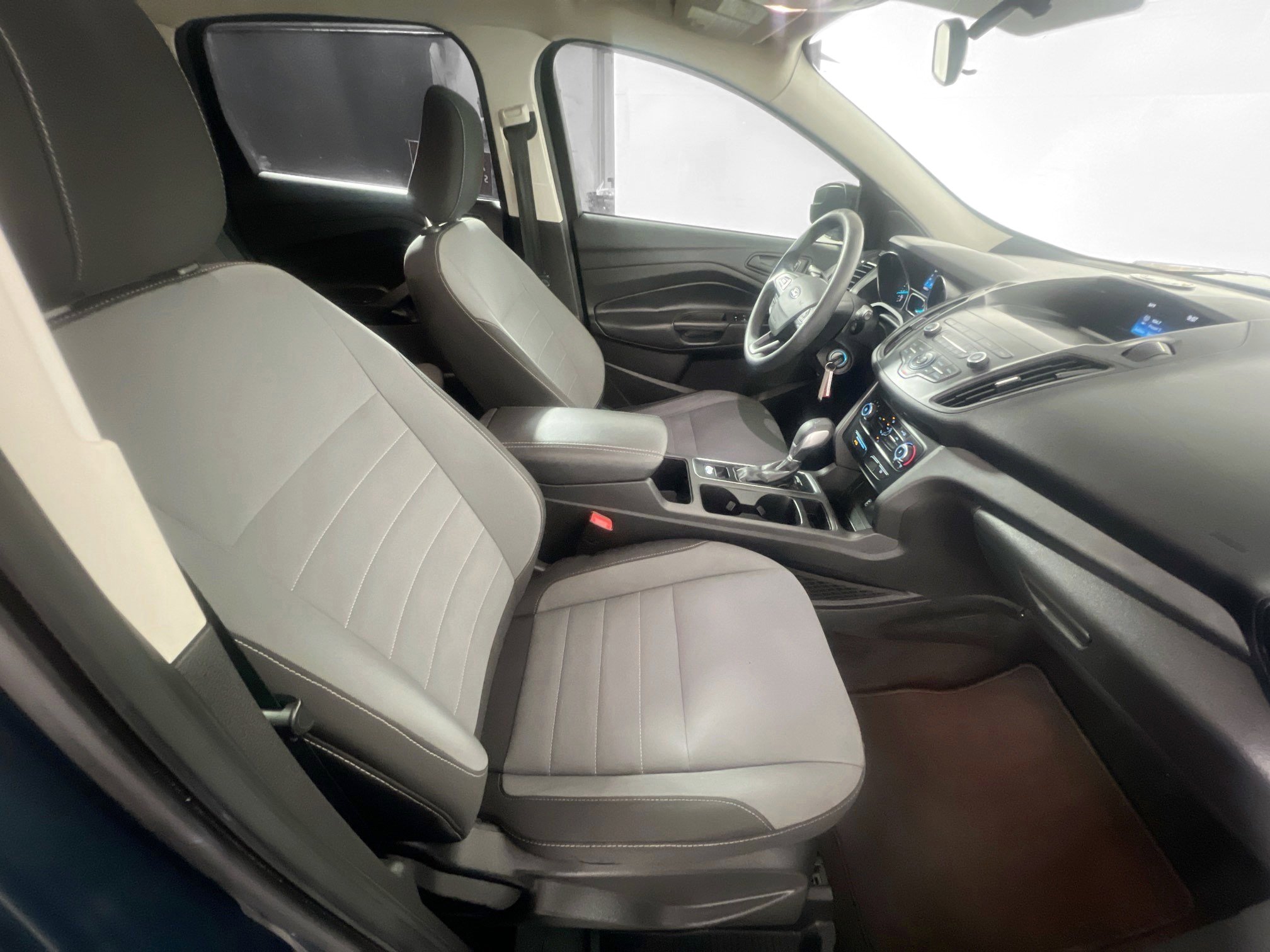 Used 2019 Ford Escape S image 30