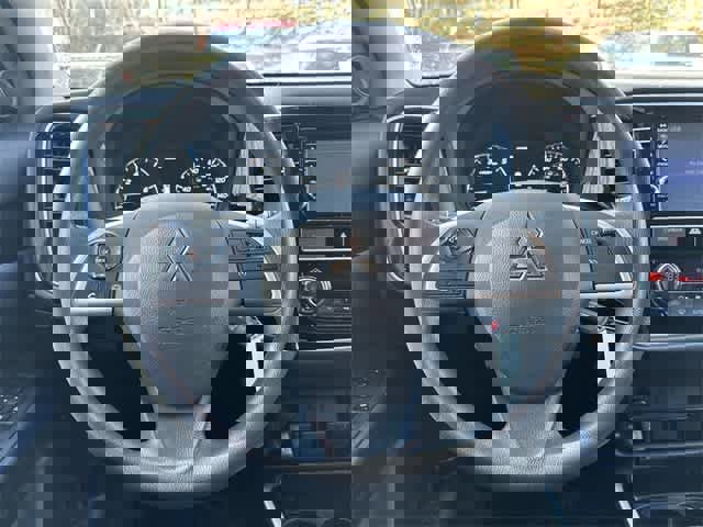 Used 2019 Mitsubishi Outlander ES image 6