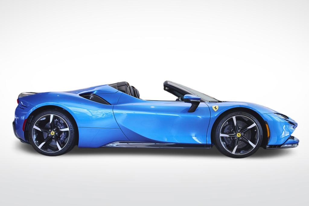 Used 2023 Ferrari SF90 Spider image 6
