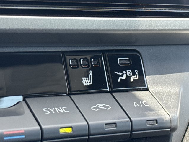 Used 2025 Toyota Camry XSE FWD image 30