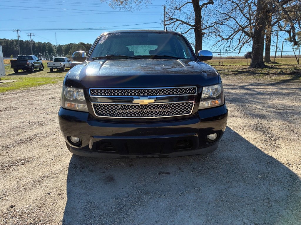 Used 2008 Chevrolet Tahoe LTZ w/ LTZ Preferred Equipment Group image 2