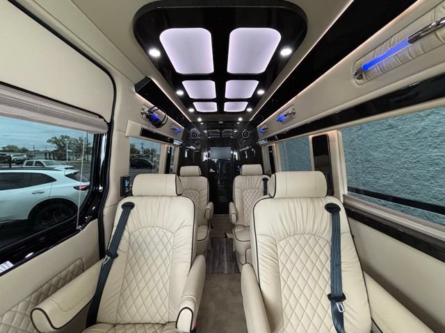 Used 2021 Mercedes-Benz Sprinter 3500 image 3