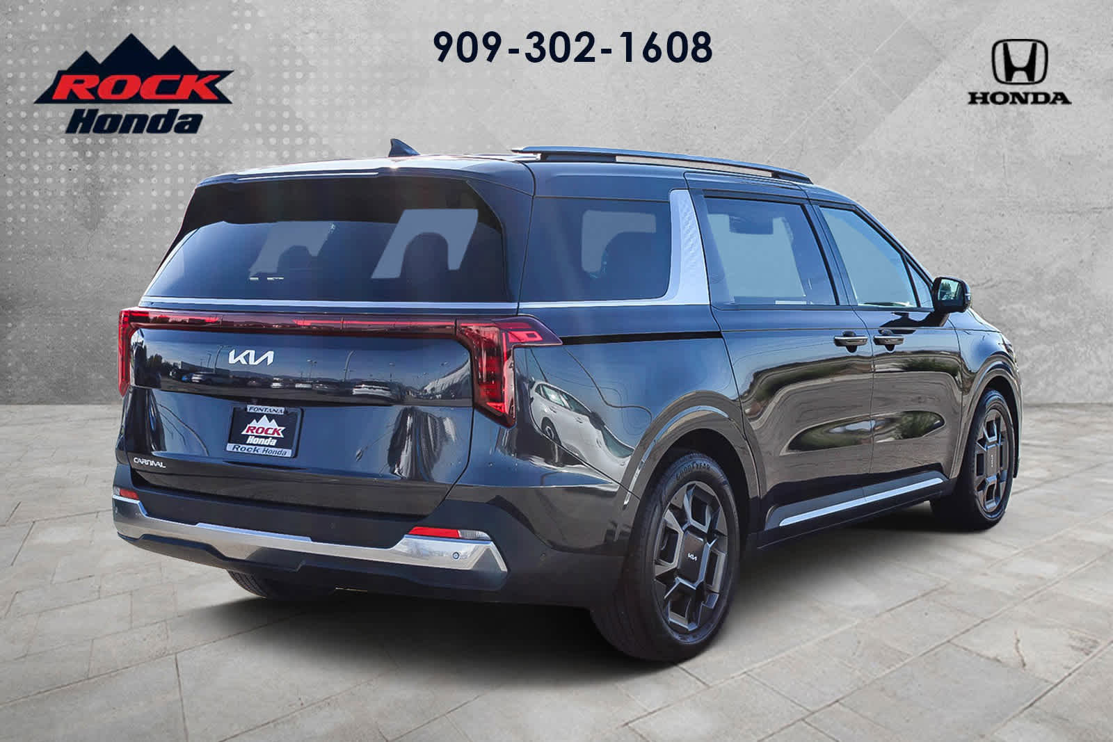 Used 2025 Kia Carnival SX image 4