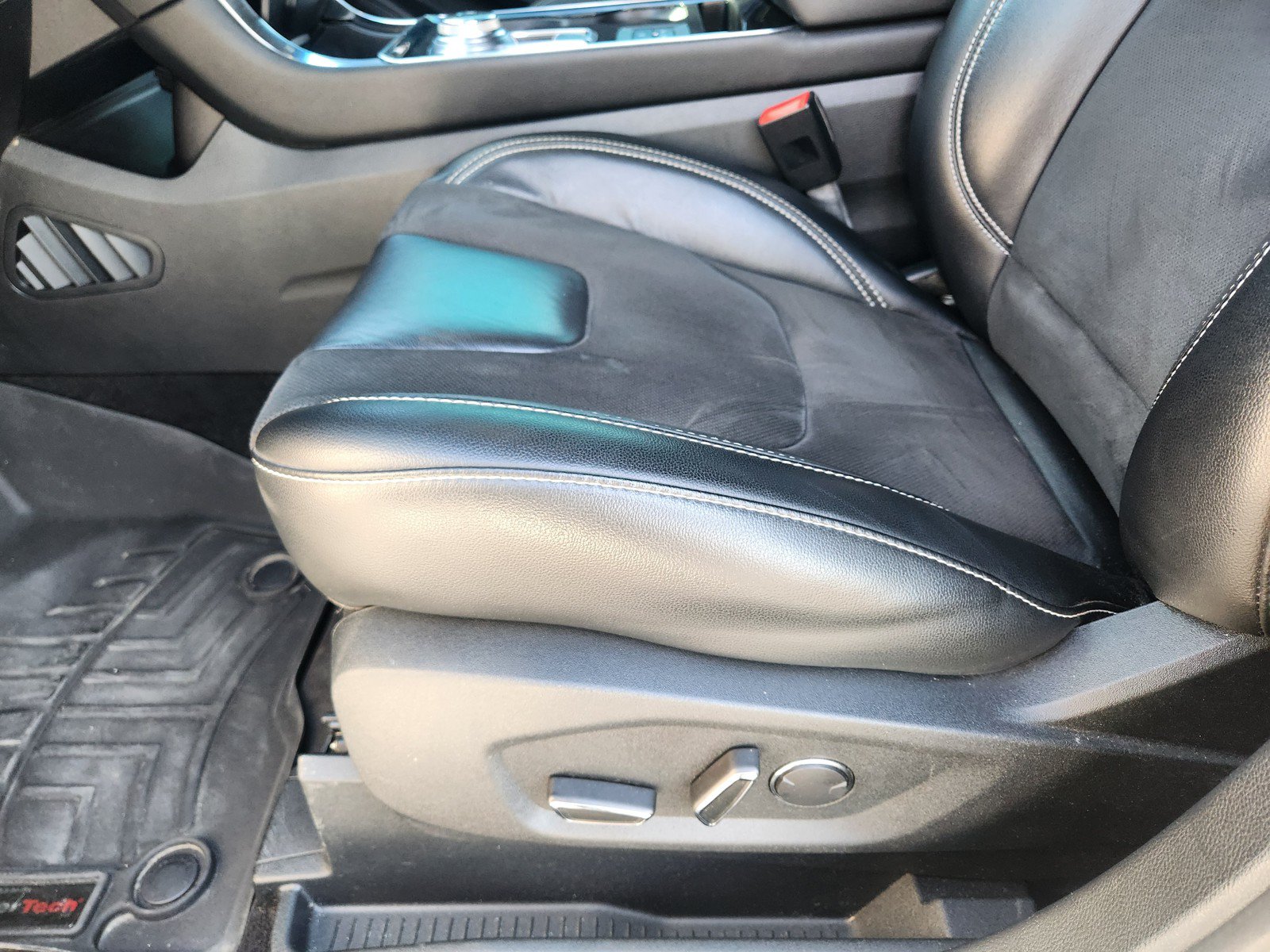 Used 2019 Ford Edge ST w/ Equipment Group 401A AWD/4WD image 22