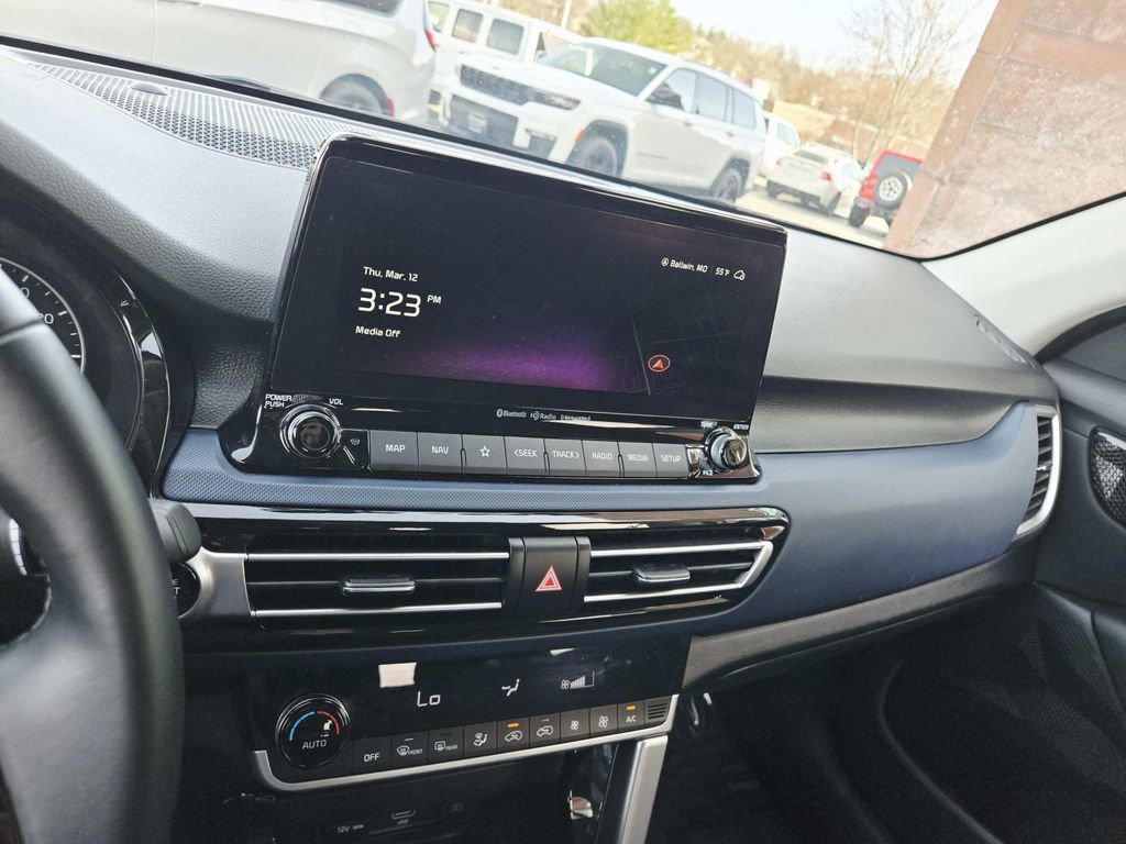 Used 2023 Kia Seltos Nightfall Edition image 23