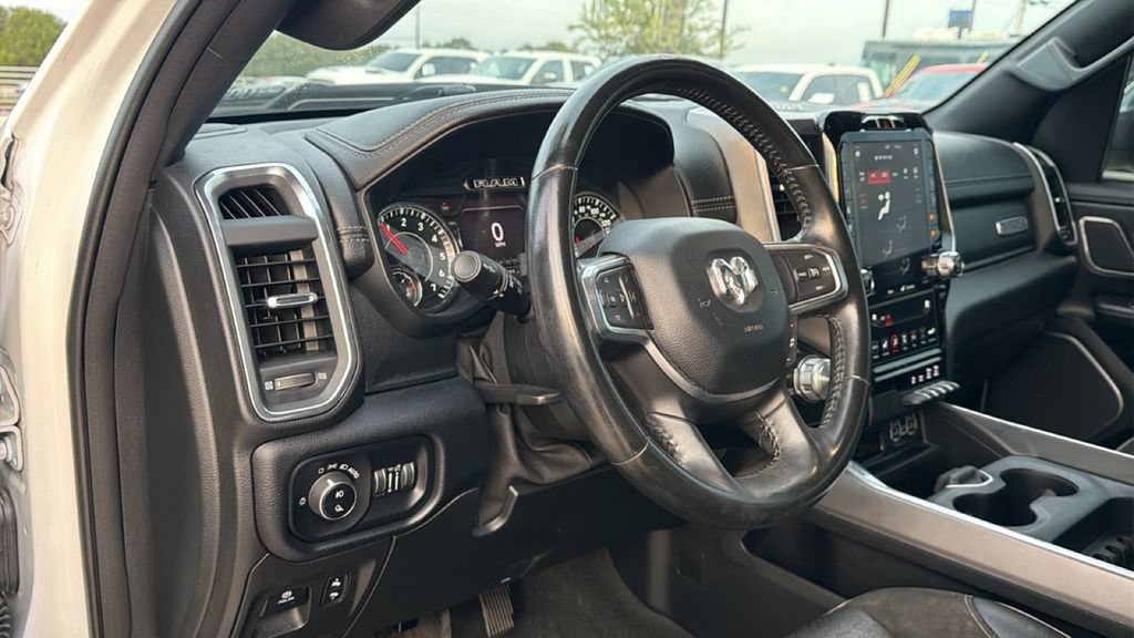 Used 2021 RAM 1500 Laramie AWD/4WD image 17